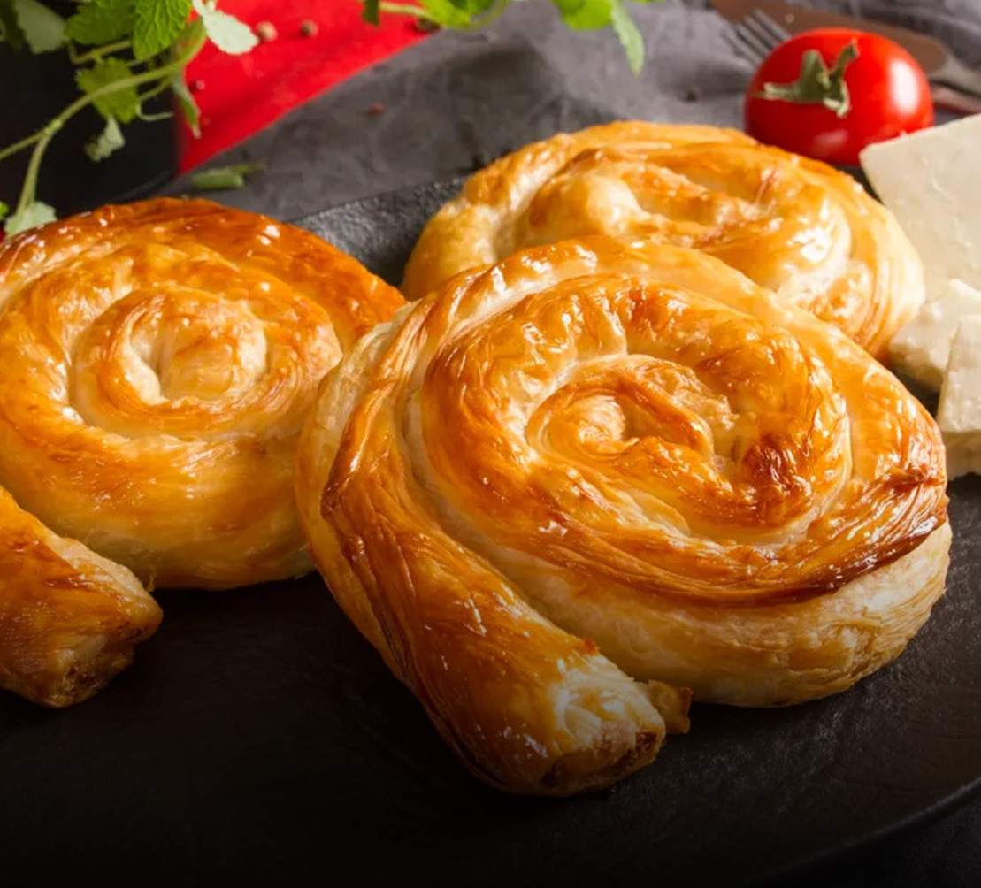 Dondurulmuş Gül Böreği (Peynirli - Patatesli)